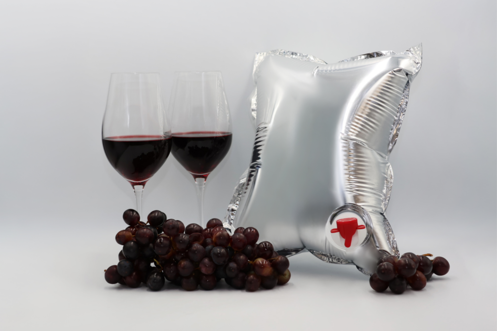 Bag in box packaging for alcoholic beverages